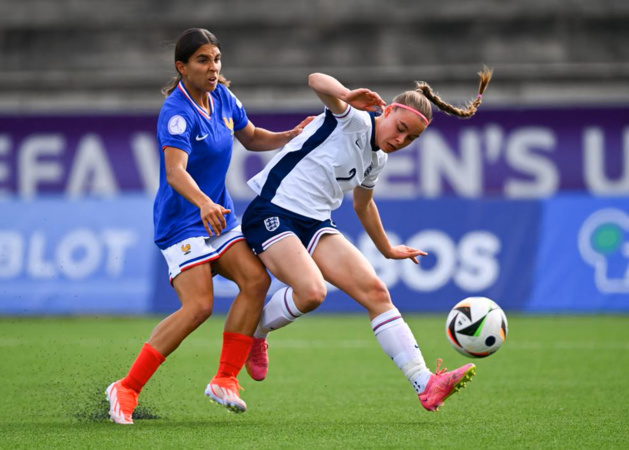 Justine Rouquet a tenté en vain de tromper la gardienne adverse (photo UEFA.com) Justine Rouquet a tenté en vain de tromper la gardienne adverse (photo UEFA.com)