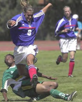 La France avait débuté par une nette victoire face à l'Afrique du Sud (9-1)