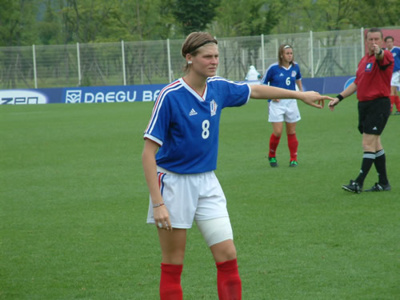 Corine Petit sous le maillot universitaire en 2003 à Daegu (photo foot-feminin.fr)
