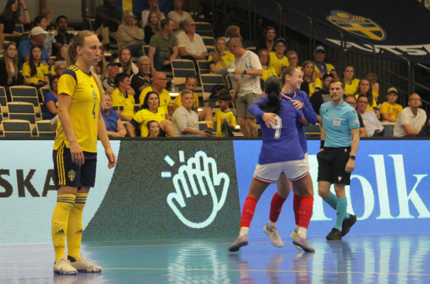 Soirée contrastée pour les Bleues (photos Sébastien Duret) Soirée contrastée pour les Bleues (photos Sébastien Duret)