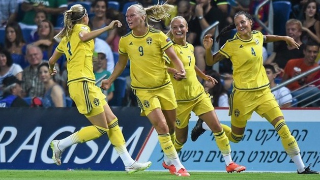 Stina Blackstenius termine meilleure buteuse du tournoi (photo UEFA) Stina Blackstenius termine meilleure buteuse du tournoi (photo UEFA)