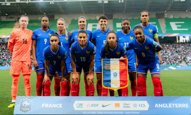 Bleues - L'ANGLETERRE prend sa revanche Bleues - L'ANGLETERRE prend sa revanche