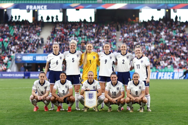 Bleues - L'ANGLETERRE prend sa revanche