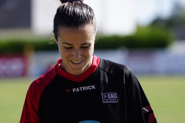 Mélissa Plaza retrouve le terrain avec plaisir (photo Sébastien Duret) Mélissa Plaza retrouve le terrain avec plaisir (photo Sébastien Duret)