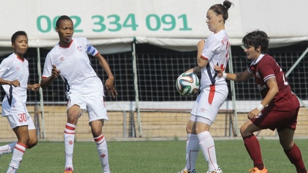 Les joueuses de Esther Sunday, Uchechi Sunday & Anna Pilipenko du ZFK Minsk qualifiées pour les seizièmes (photo UEFA) Les joueuses de Esther Sunday, Uchechi Sunday & Anna Pilipenko du ZFK Minsk qualifiées pour les seizièmes (photo UEFA)