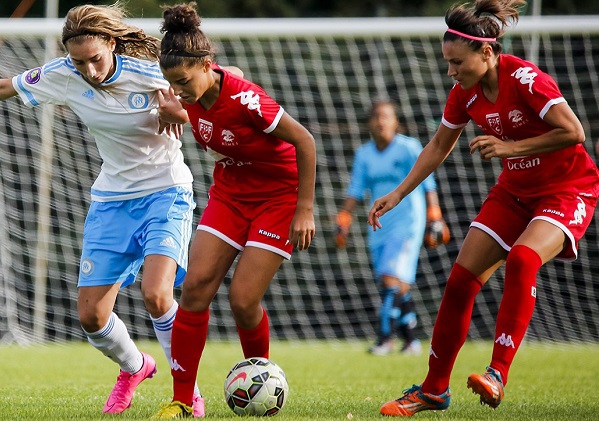 Après avoir lutté face à l'OM dans la course à la D1, les Nîmoises découvrent l'élite (photo OM.net)