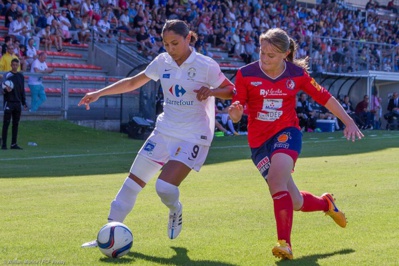 Adeline Coudrin, à droite, face à Lilas Traïkia le 1er août dernier en amical (photo W. Morice/FCF Juvisy)