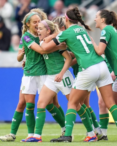 Les Irlandaises s'imposent pour la première fois face aux Bleues (photo UEFA.com) Les Irlandaises s'imposent pour la première fois face aux Bleues (photo UEFA.com)