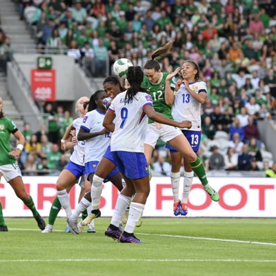 Le coup de tête de Patten dévié par Geyoro (photo FAI) Le coup de tête de Patten dévié par Geyoro (photo FAI)