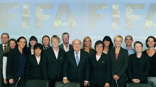 La Task Force autour de l'actuel Président de la FIFA (photo FIFA) La Task Force autour de l'actuel Président de la FIFA (photo FIFA)