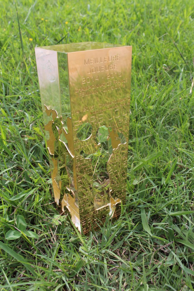 D1 - Sofia JAKOBSSON a reçu son trophée de meilleure joueuse 2014-2015 D1 - Sofia JAKOBSSON a reçu son trophée de meilleure joueuse 2014-2015