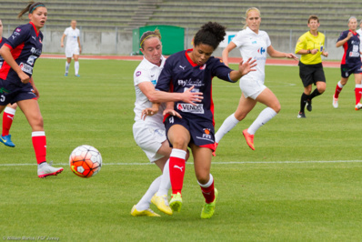 Océane Ollivier devance Julie Machart (photo William Morice/FCF Juvisy) Océane Ollivier devance Julie Machart (photo William Morice/FCF Juvisy)