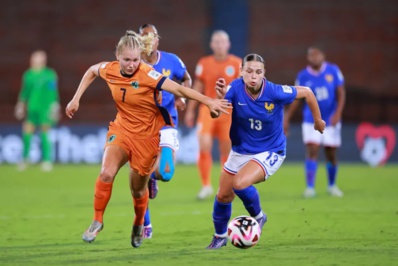 Zuidberg et Léa Notel (photo FIFA.com) Zuidberg et Léa Notel (photo FIFA.com)
