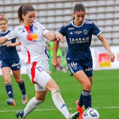 Clara Matéo marquée par Damaris Egurrola (photo Paris FC) Clara Matéo marquée par Damaris Egurrola (photo Paris FC)
