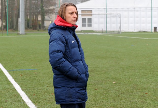 Sandrine Soubeyrand effectue une revue d'effectif à l'occasion de ce stage (photo FFF) Sandrine Soubeyrand effectue une revue d'effectif à l'occasion de ce stage (photo FFF)