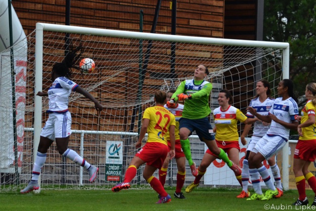 Mbock a ouvert le score de la tête (photo Aubin Lipke) Mbock a ouvert le score de la tête (photo Aubin Lipke)