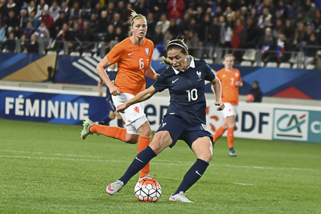 Abily a inscrit son 30e but sous le maillot bleue (photo Fred Grando) Abily a inscrit son 30e but sous le maillot bleue (photo Fred Grando)