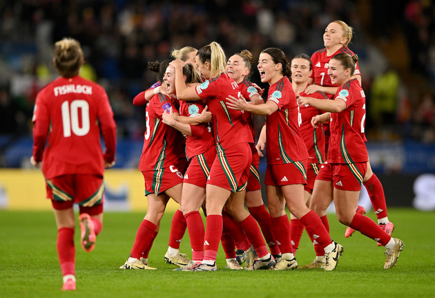 Les Galloises à la fête après leur succès en Irlande (photo FAW) Les Galloises à la fête après leur succès en Irlande (photo FAW)
