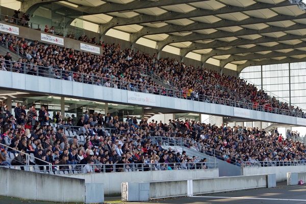 Le stade a fait le plein pour la venue du PSG (photo Sébastien Duret)