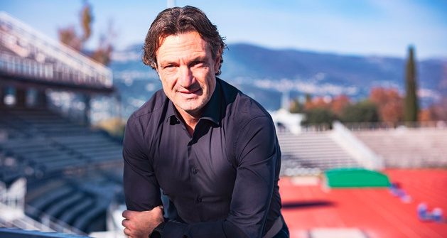 Face à face avec Laurent Bonadei, l'entraîneur de l'Equipe de France Féminine Face à face avec Laurent Bonadei, l'entraîneur de l'Equipe de France Féminine