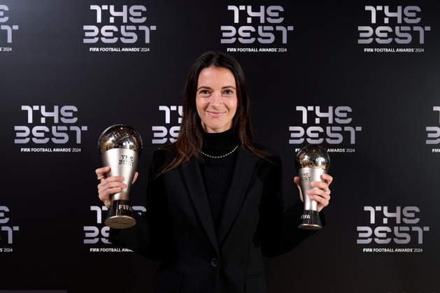 Aitana Bonmatí conserve son trophée (photo FIFA) Aitana Bonmatí conserve son trophée (photo FIFA)