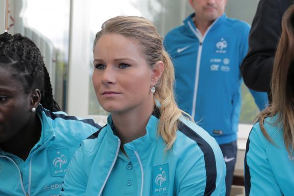 Bleues - Amandine HENRY : "Cette reconnaissance fait du bien"