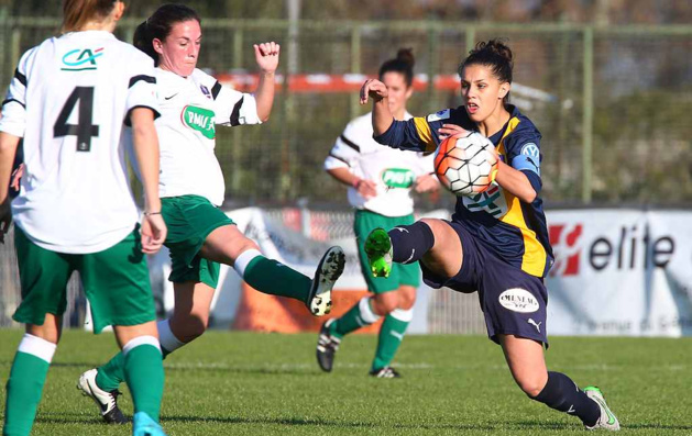 La capitaine girondine Cambot a signé un doublé (photo FCGB) La capitaine girondine Cambot a signé un doublé (photo FCGB)