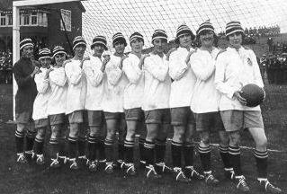 Mixité et non-mixité : l’exemple du football féminin Mixité et non-mixité : l’exemple du football féminin