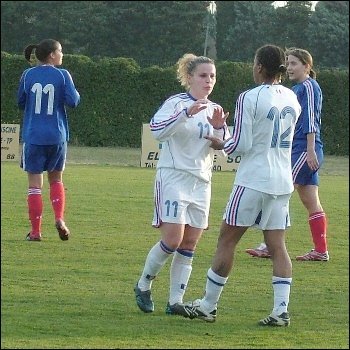 Elodie Ramos et Elodie Thomis (de dos)