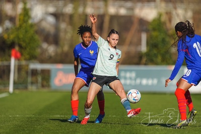 U19 - La FRANCE sur la bonne voie avec un premier succès U19 - La FRANCE sur la bonne voie avec un premier succès