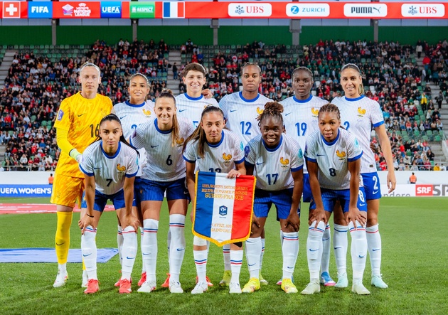 Bleues - La FRANCE passe la troisième