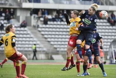 Dahlkvist à la lutte avec Arcambal (photo TeamPics/psg.fr) Dahlkvist à la lutte avec Arcambal (photo TeamPics/psg.fr)