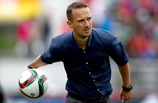 Mark Sampson (photo FIFA.com) Mark Sampson (photo FIFA.com)