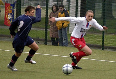 Christie Welsh face à Stéphanie Legrand (photo archive footofeminin.fr) Christie Welsh face à Stéphanie Legrand (photo archive footofeminin.fr)