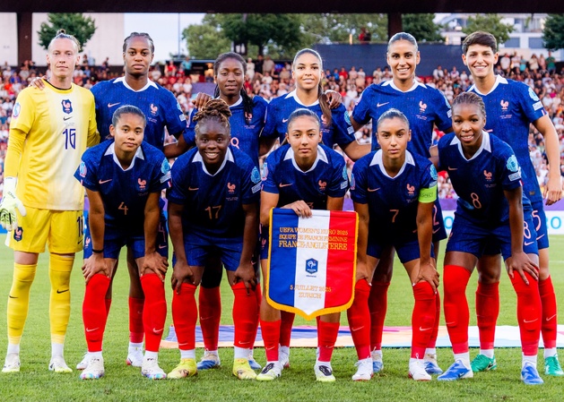Bleues - La FRANCE fait tomber le tenant du titre anglais