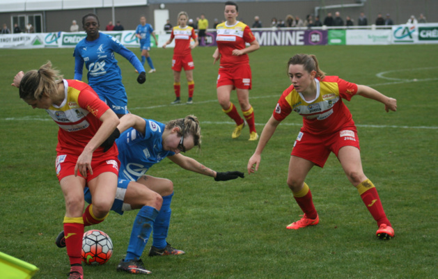 Blais s'accroche face à la défense d'Albi (photo Christophe Ringaud) Blais s'accroche face à la défense d'Albi (photo Christophe Ringaud)