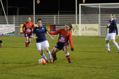 Solène Barbance devant Adeline Coudrin (photo Sébastien Duret) Solène Barbance devant Adeline Coudrin (photo Sébastien Duret)