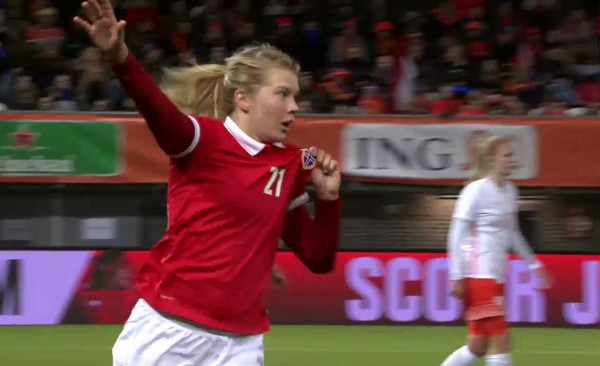 Ada Hegerberg aura été impliquée dans les quatre buts norvégiens (image Eurosport)