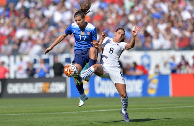 Houara D'Hommeaux défend face à Heath (photo USSoccer) Houara D'Hommeaux défend face à Heath (photo USSoccer)