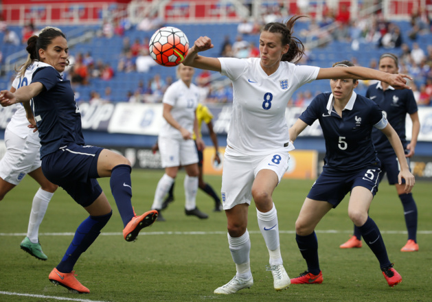 Majri et Jill Scott (photo US GI) Majri et Jill Scott (photo US GI)