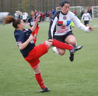 Hamidouche (PSG) et Mendes (Juvisy)