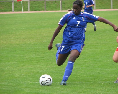 Marina Makanza réussit un doublé Marina Makanza réussit un doublé