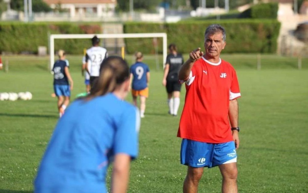 D1 - L'entraîneur Juan PAREDES va quitter SOYAUX à la fin de la saison