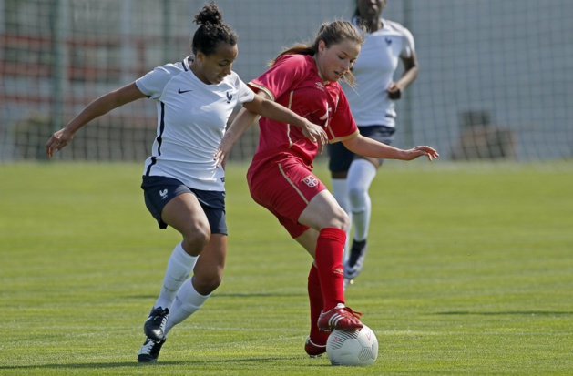 Inès Jaurena à gauche en action lors de cette rencontre (photo : Starsportphoto) Inès Jaurena à gauche en action lors de cette rencontre (photo : Starsportphoto)