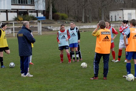 Philippe Lemain donne ses consignes (photos : Denis Dujardin)