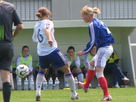 Elodie Cordier face à Laura Bardet