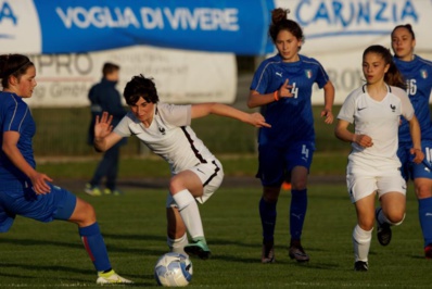 Marty avec le ballon et Richard, à droite (photo Sébastien Duret) Marty avec le ballon et Richard, à droite (photo Sébastien Duret)