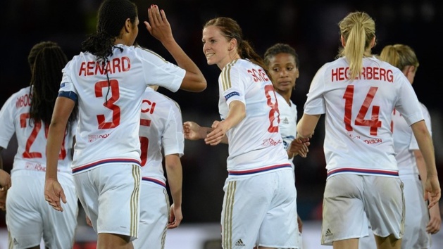 Schelin a inscrit le but de la victoire lyonnaise (photo UEFA.com) Schelin a inscrit le but de la victoire lyonnaise (photo UEFA.com)