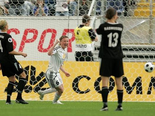 Conny Pohlers réussit un doublé (photo : UEFA)