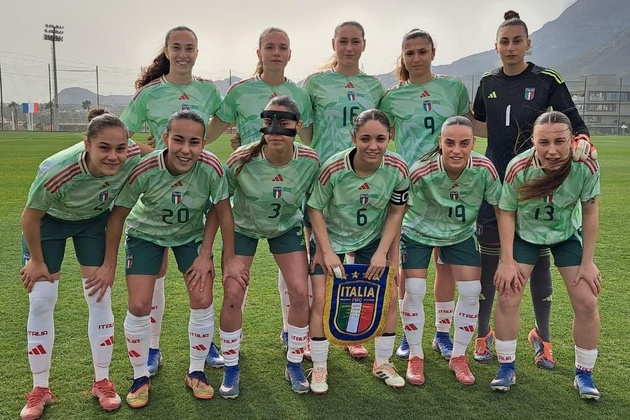 U19 - La FRANCE et l'ITALIE dos à dos U19 - La FRANCE et l'ITALIE dos à dos